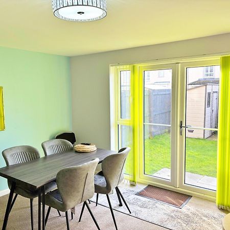 فيلا 3 Bed House With Parking Near Airport إدنبرة المظهر الخارجي الصورة