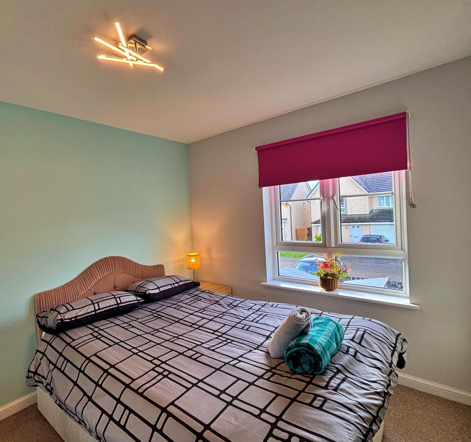 فيلا 3 Bed House With Parking Near Airport إدنبرة المظهر الخارجي الصورة