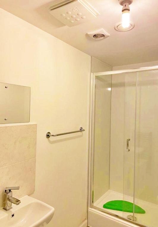 فيلا 3 Bed House With Parking Near Airport إدنبرة المظهر الخارجي الصورة